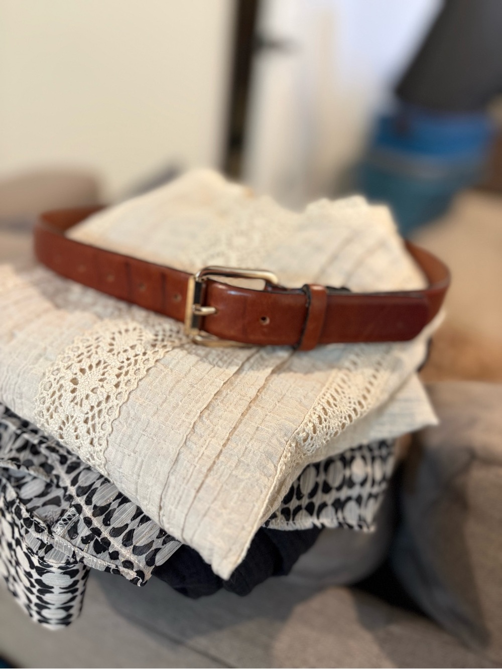 Zara Men's Brown Leather Belt with Polished Buckle